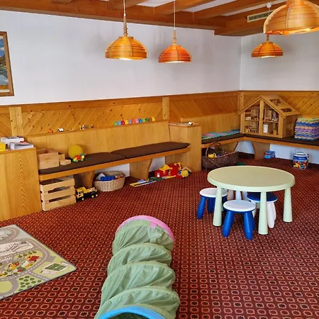 Chesa Bellaval, Haus Chamuotsch 3 1 2-zimmerwohnung Lejlighed