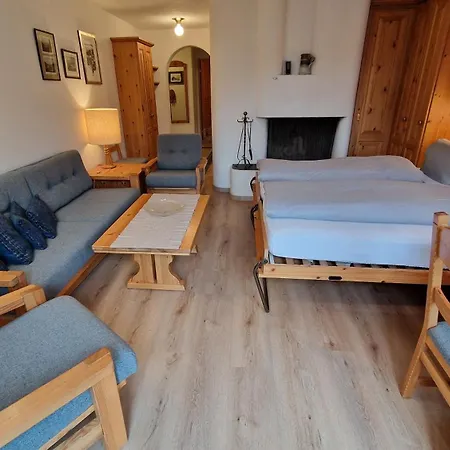 Chesa Bellaval, Haus Chamuotsch 3 1 2-zimmerwohnung سيلفابلانا